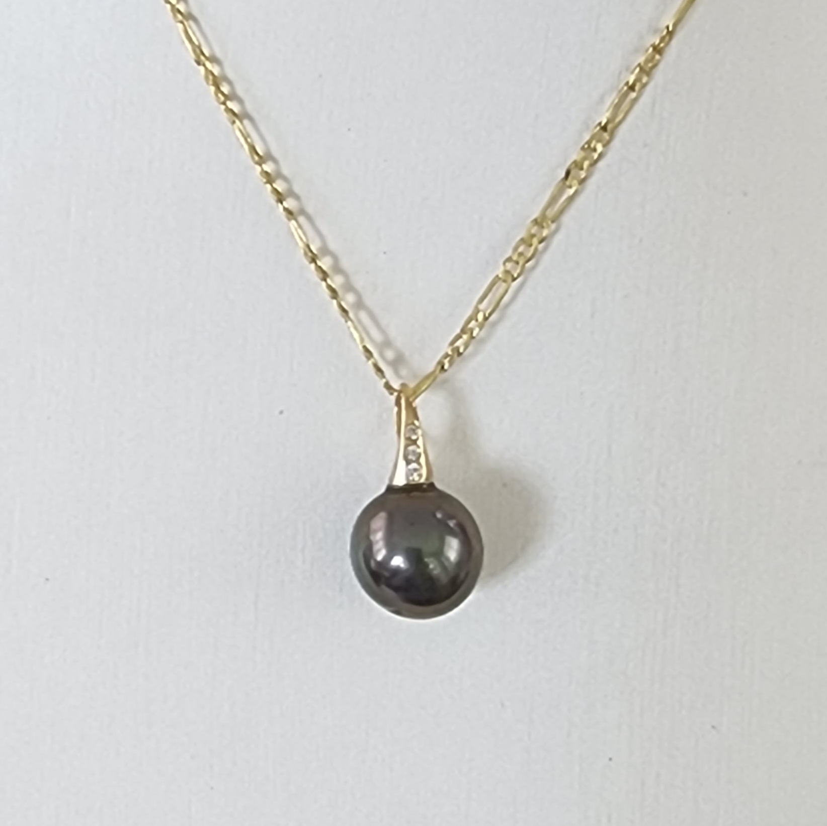 9ct Yellow Gold 11-11.5mm Round Tahitian Black Pearl with Diamond Setting Cap Gold Pearl Jewellery, Pearl Jewellery 