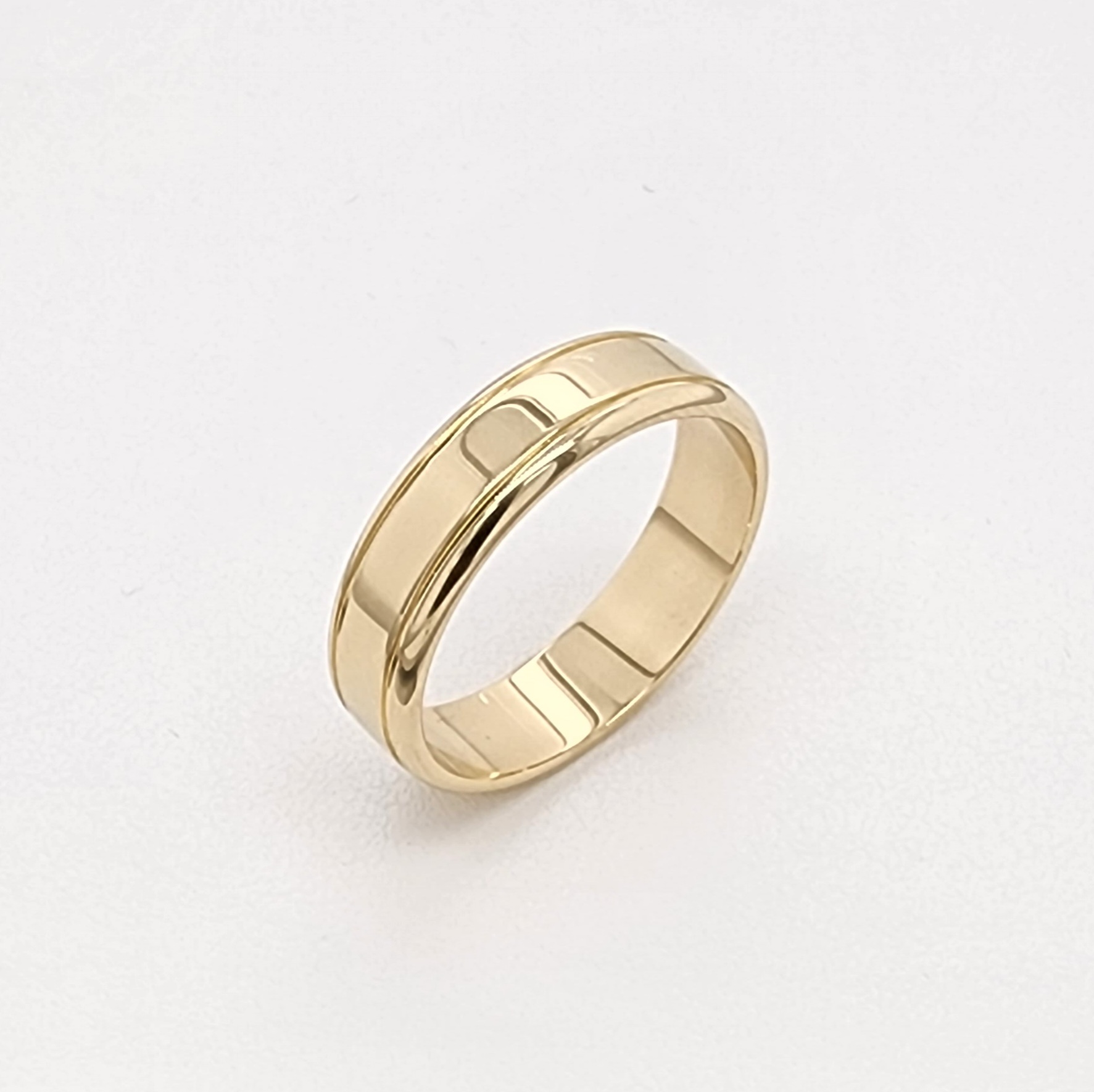 9ct Yellow Gold 6mm Wide High Polished Men's Wedding Band with 2 Line Grove