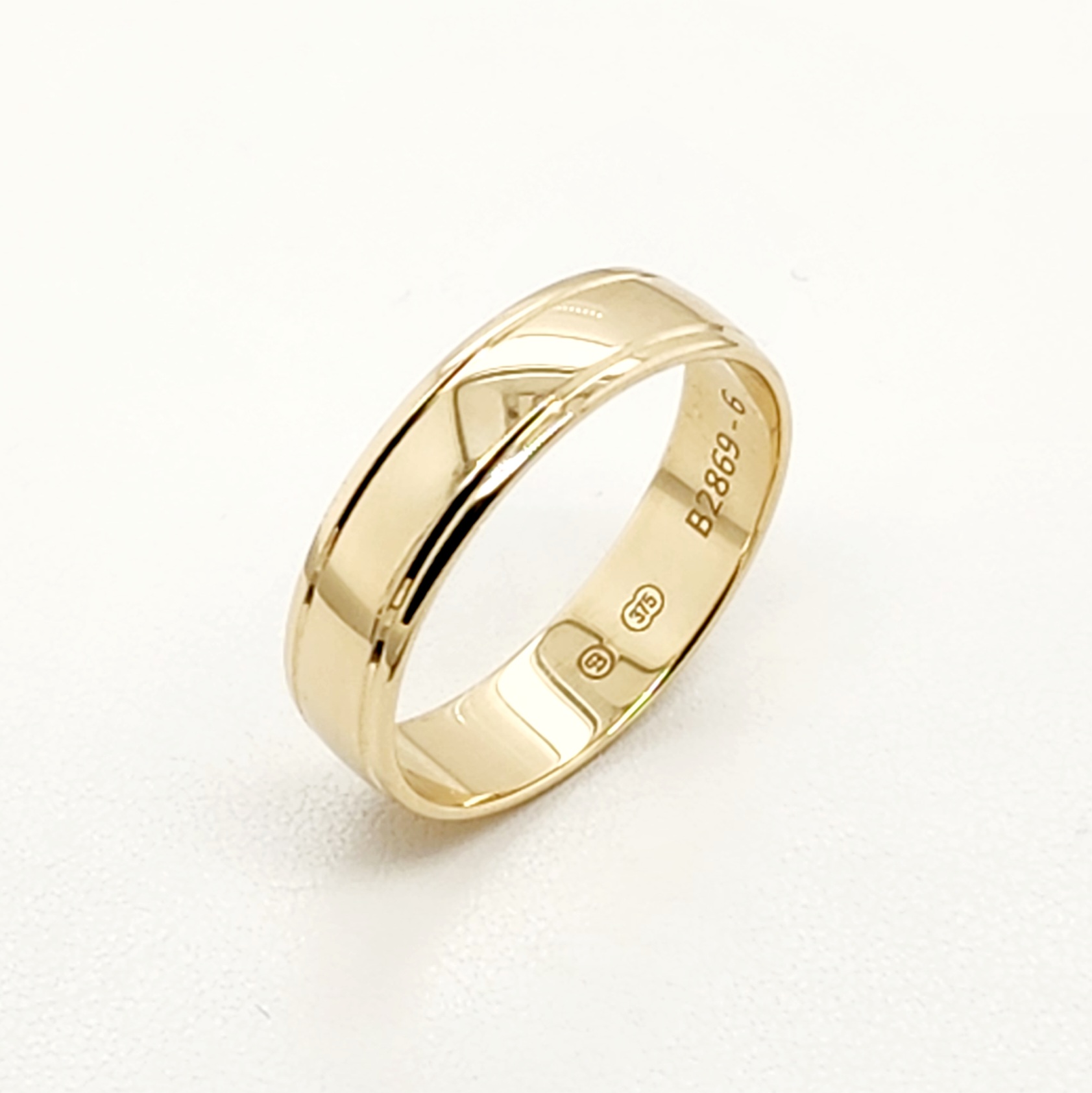 9ct Yellow Gold 6mm Wide Half Round High Polished Men's Wedding Band with 2 Line Grove