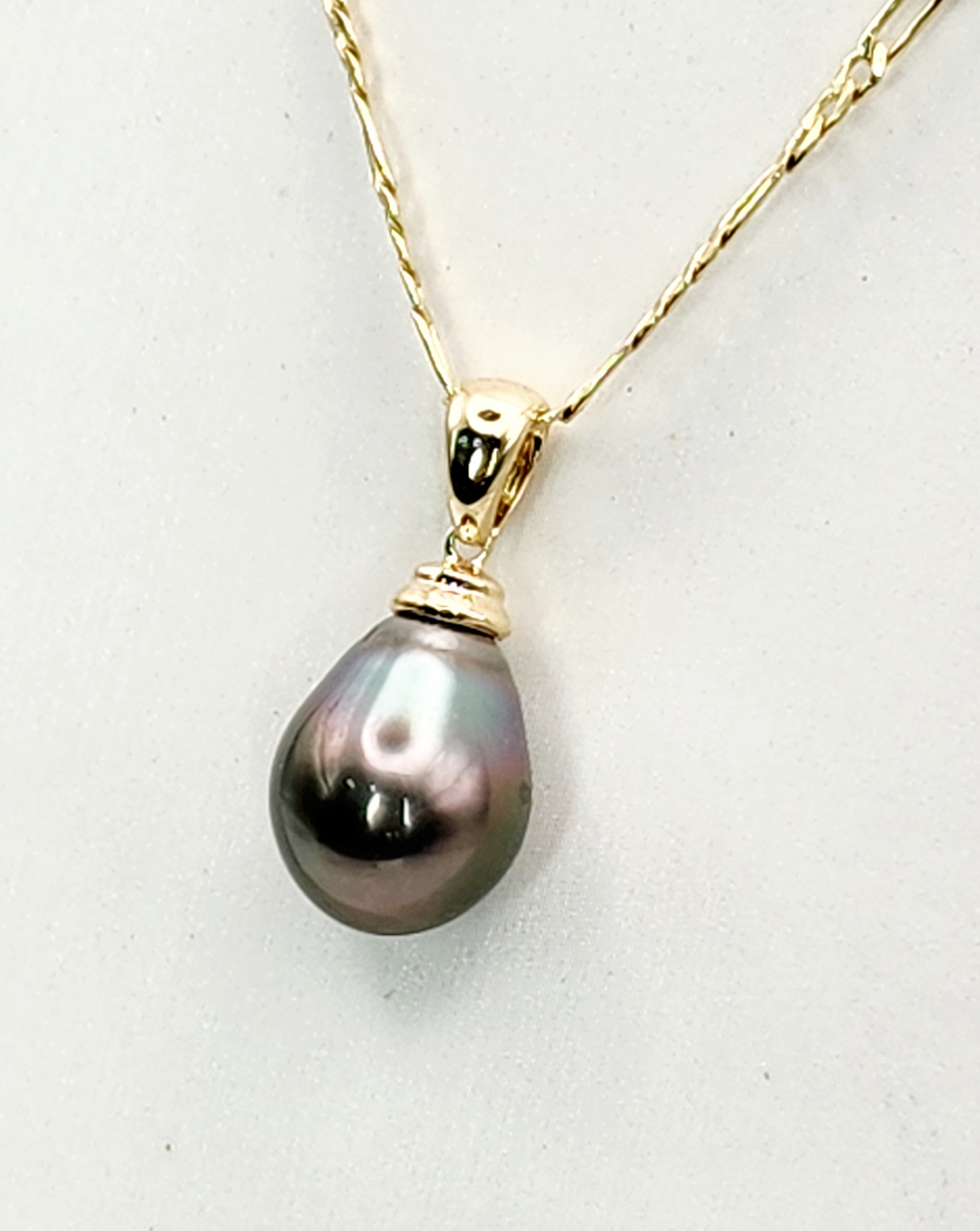 9ct Yellow Gold 10.5-11mm Teardrop Tahitian Black Pearl Pendant