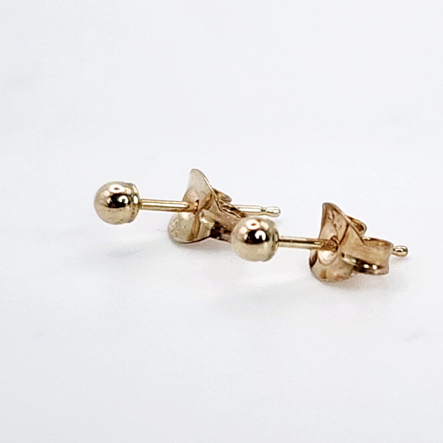 2.5mm Ball Stud Earrings in 9ct Yellow Gold