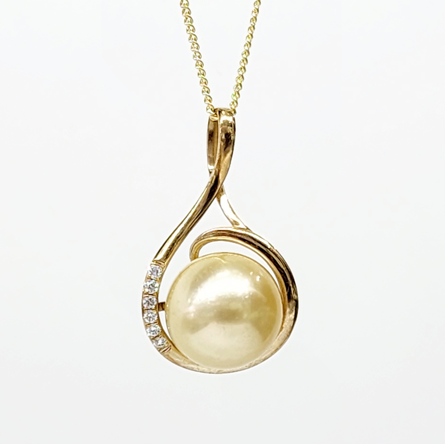 9ct Yellow Gold 12mm Round Southsea Golden Pearl Swirl Pendant with Diamond Setting Gold Pearl Jewellery, Pearl Jewellery 