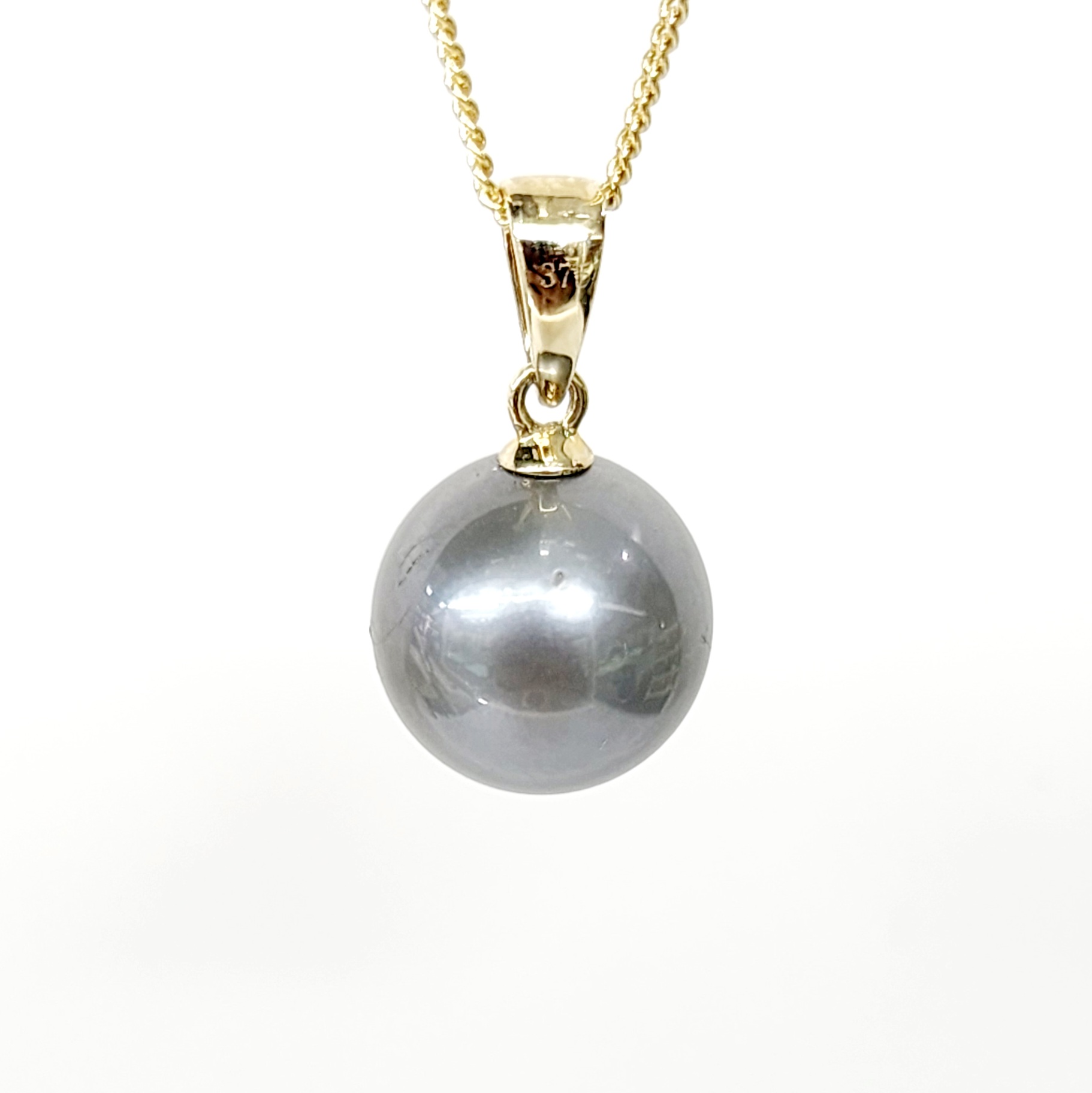 9ct Yellow Gold Cap with12mm Round Tahitian Grey Shade Pearl Pendant  